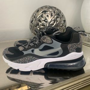 Nike Air Max 270 React SE